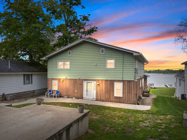 Foto del edificio - 2083 Chapman Lake Dr