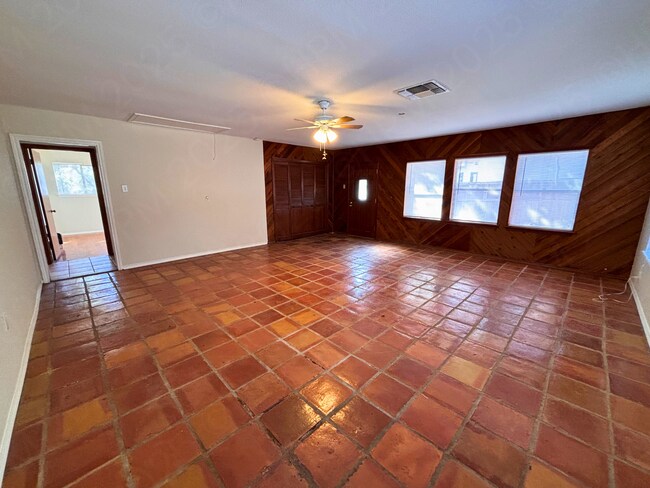 Foto del edificio - 514 Fossel Pass St