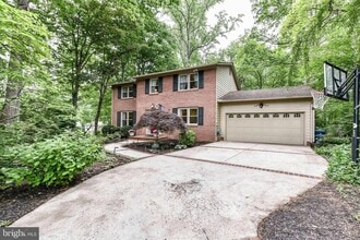 Building Photo - 10428 Collingham Dr