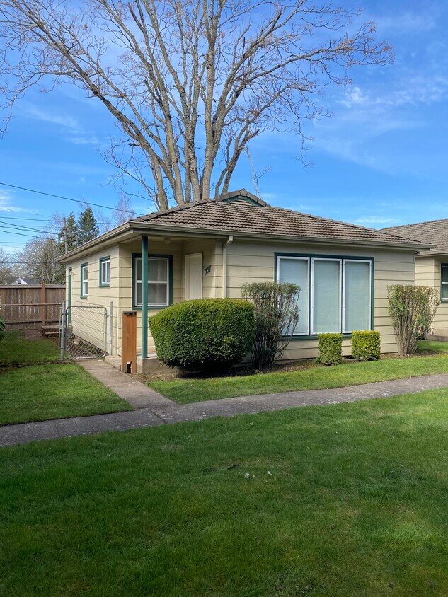 Foto principal - 1415 18th St NE