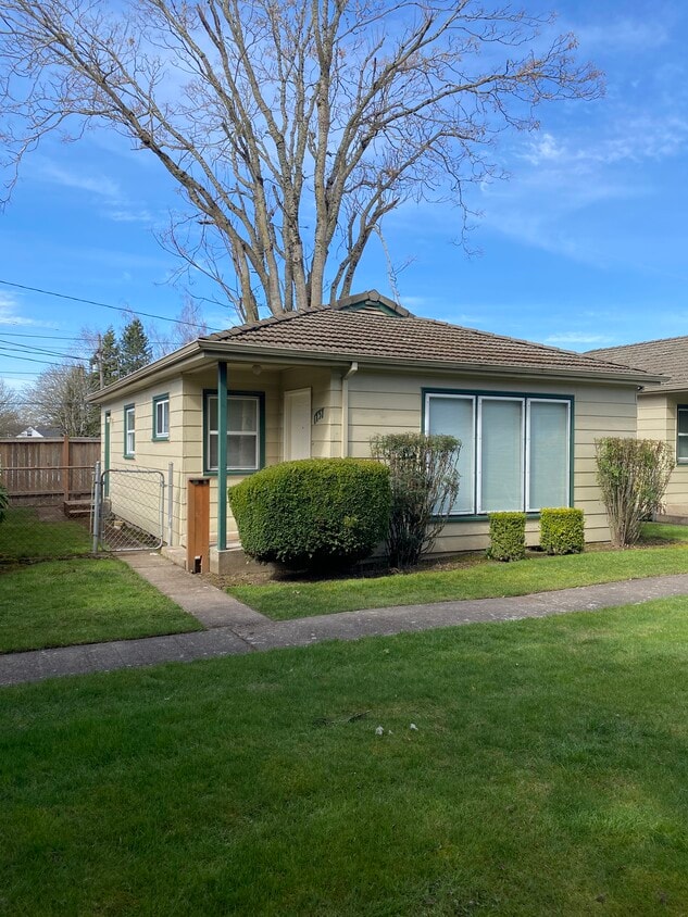 Foto principal - 1761 Market St NE