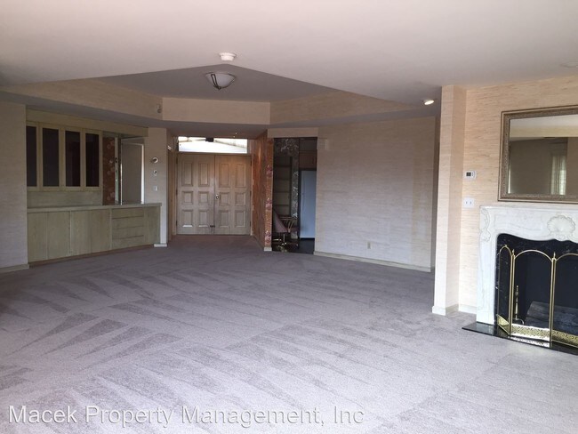 Foto del edificio - 2 br, 2 bath House - 405 Park Drive North #6D