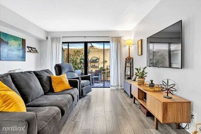 Foto del edificio - 3 br, 3 bath House - 8033 NW 71st Ct