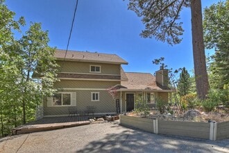 Building Photo - 695 Sutter Ln