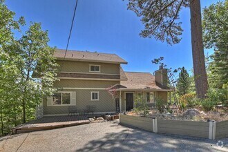 Building Photo - 695 Sutter Ln
