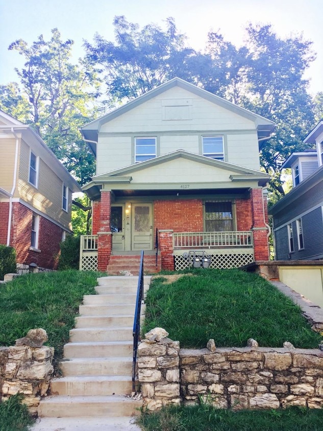 4127 Charlotte St, Kansas City, MO 64110 Townhome Rentals in Kansas