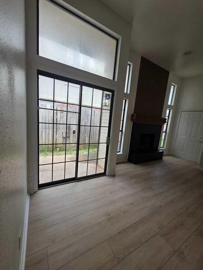 Foto del edificio - HF:2307 N Lincoln Ave