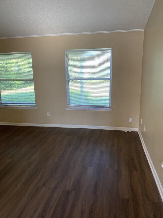Foto del edificio - FOR RENT:  Charming 3-Bedroom Home with Sp...