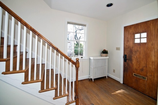 Building Photo - 3114 Tennyson St NW