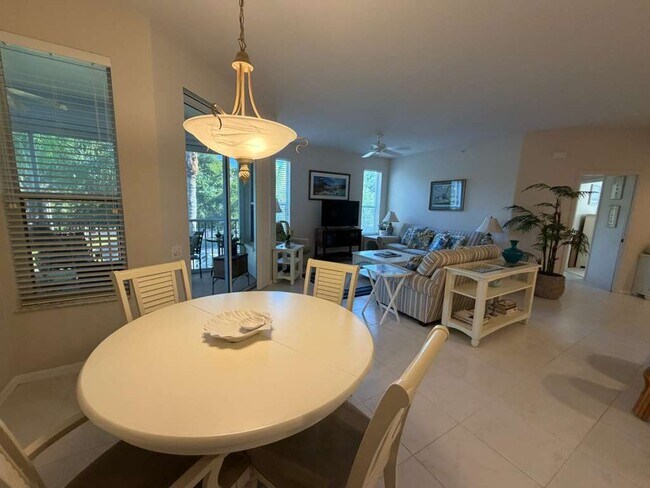 Foto del edificio - 17020 Willowcrest Way