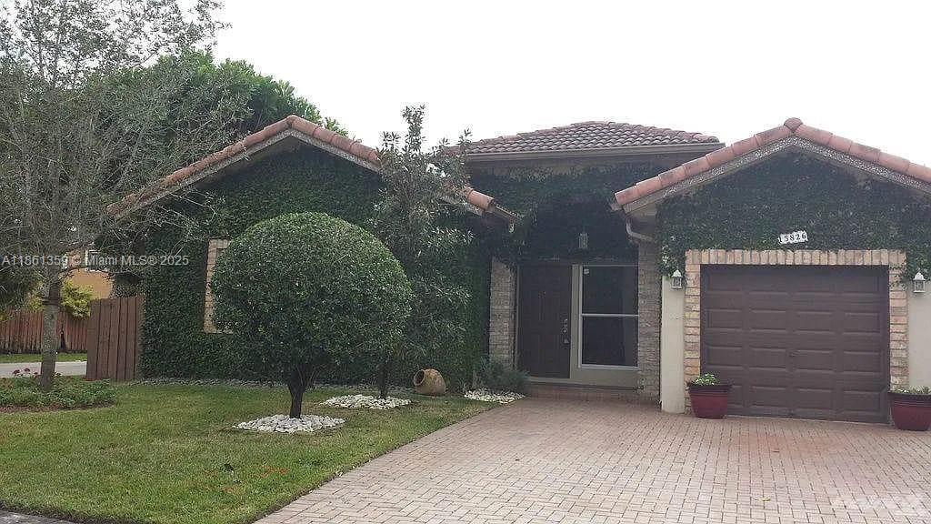 Foto principal - 15826 SW 138th Terrace
