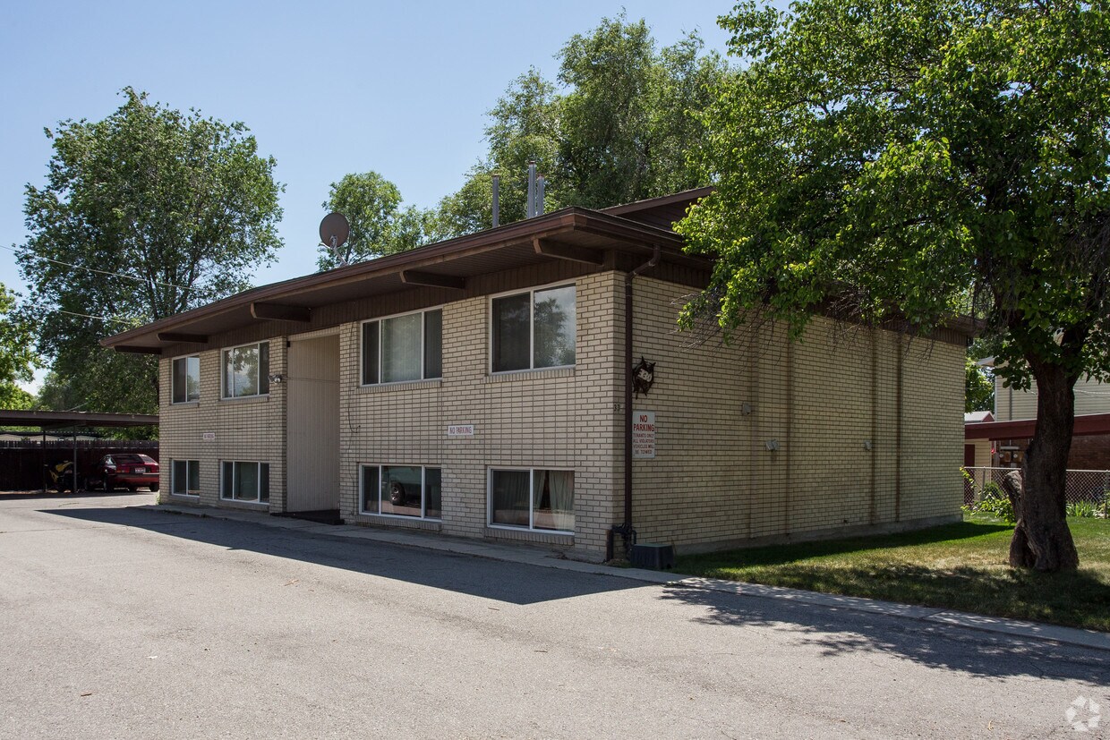 Primary Photo - 330 E Sunset Ave