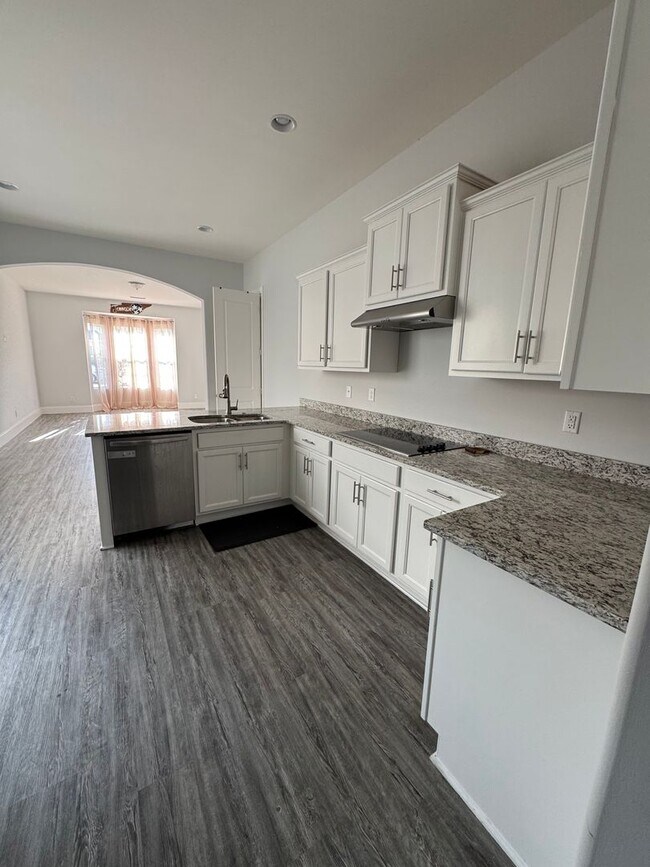 Building Photo - 131 Oasis Dr