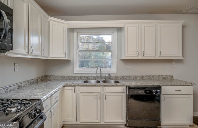 Building Photo - 2763 Tilson Rd