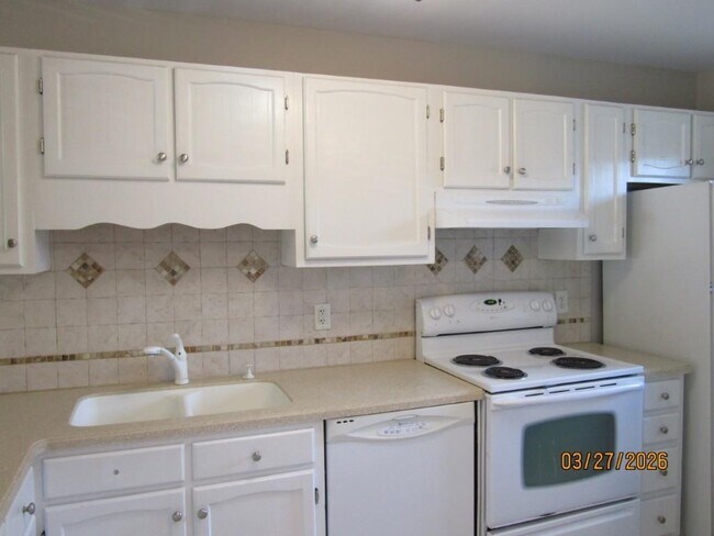 Foto del edificio - 7700 Porcher Dr