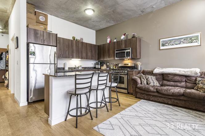 Foto principal - 235 W Van Buren St