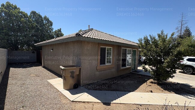 Foto del edificio - 757 Spring Meadow Ct