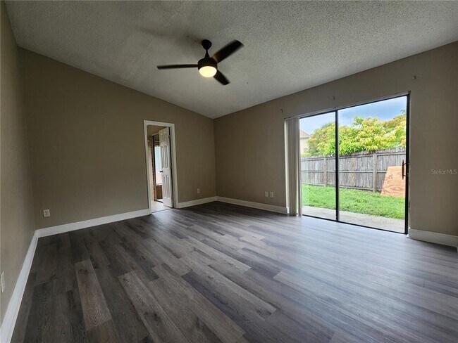 Foto del edificio - 11500 Benbow Ct