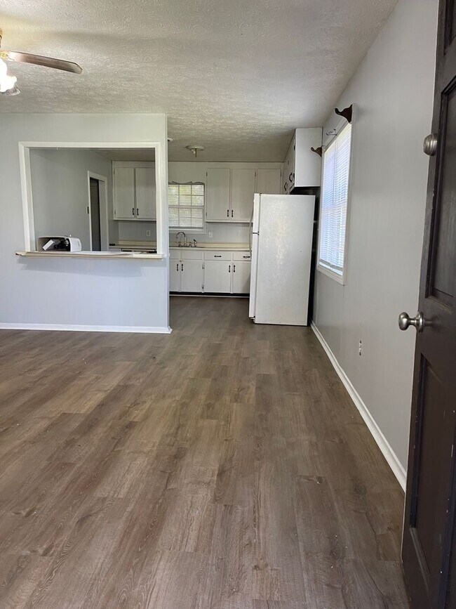 Foto del edificio - 2 bedroom/1 bath Westside Duplex!