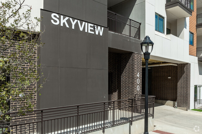 Entrada - Skyview at Crawford