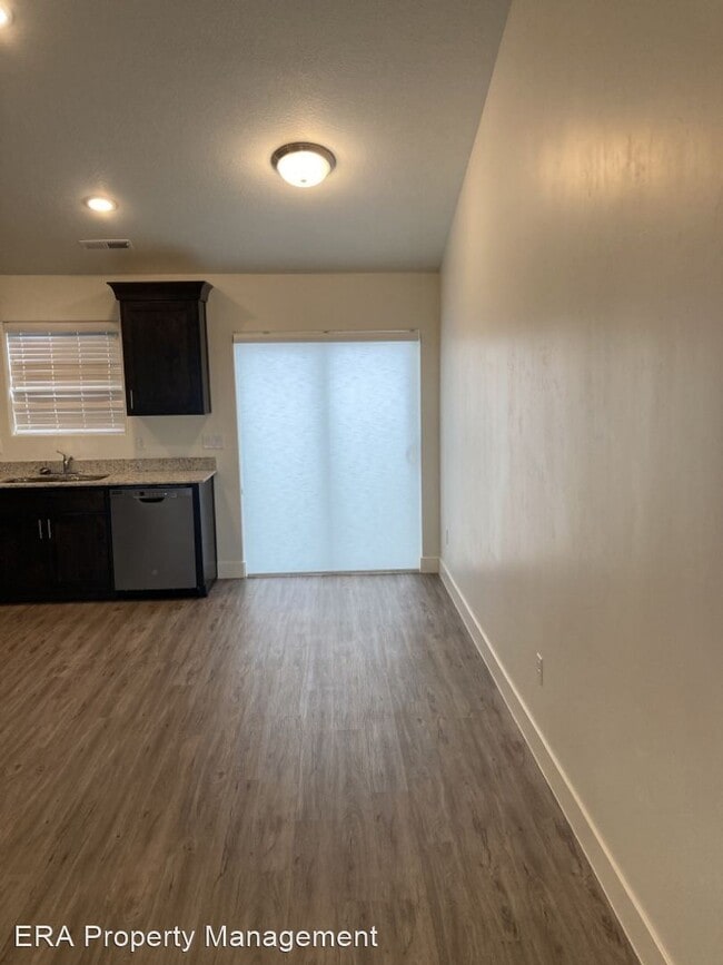 Building Photo - 2 br, 1 bath House - 2334 N 450 W