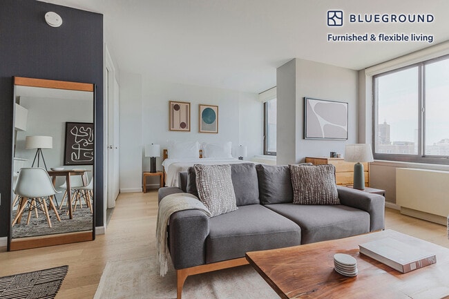 Building Photo - 1 Union Square South