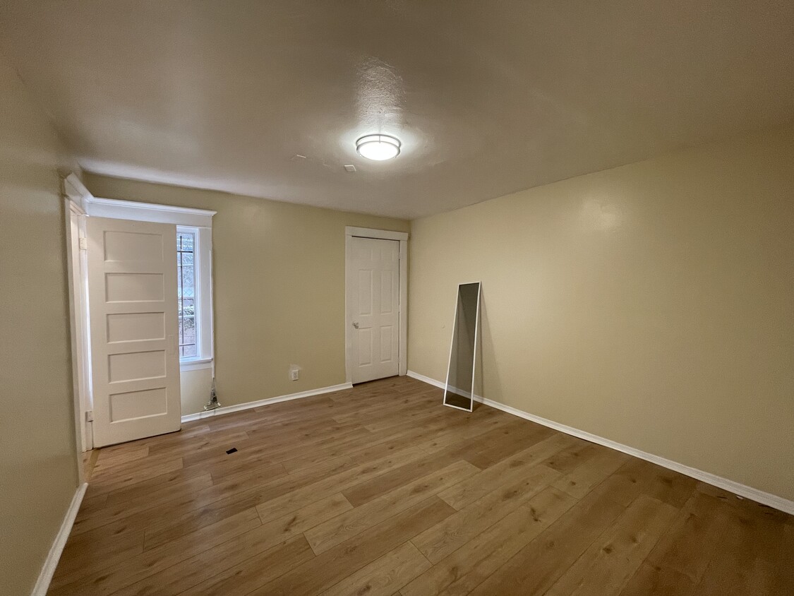 Bedroom - 1120 S Berendo St