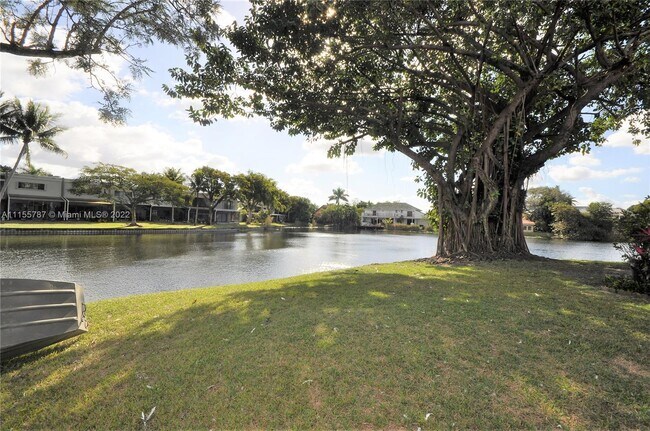 Foto del edificio - 140 Wimbledon Lake Dr