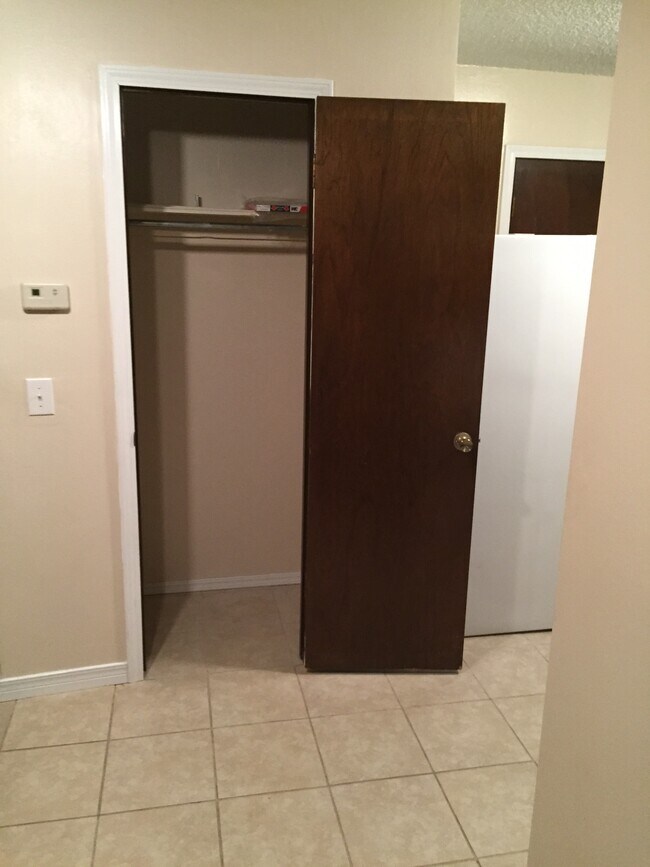 Despensa - 1400 N Perkins Rd