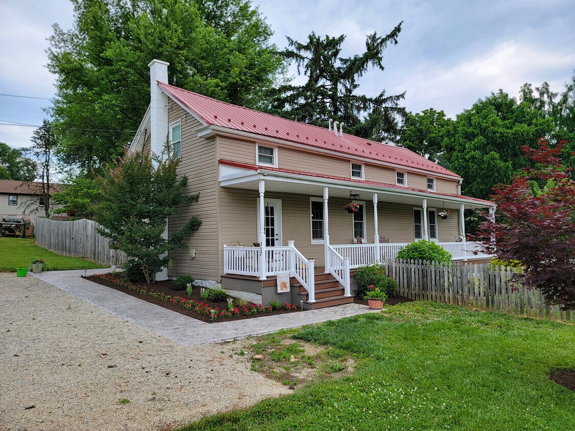 Primary Photo - 557 Pitney Rd