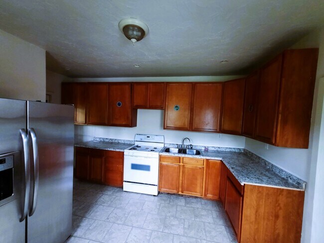 Building Photo - 409 Johnston Ave