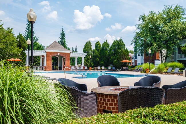 Fire Pit with Cozy Seating - Bexley Square at Concord Mills