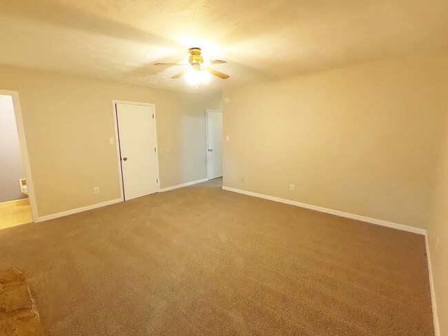 Building Photo - 7545 Fox Fern Dr