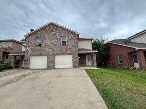 Building Photo - 909 Parkplace Ridge