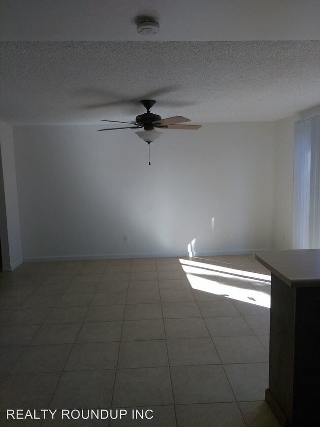 Building Photo - 71 Del Vista Cir