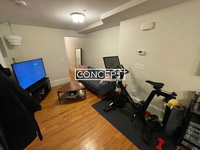 Foto del edificio - 658 Massachusetts Ave