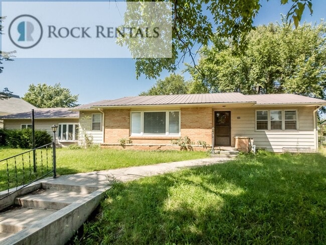 Building Photo - 4 Bed 2 Bath in Arlington