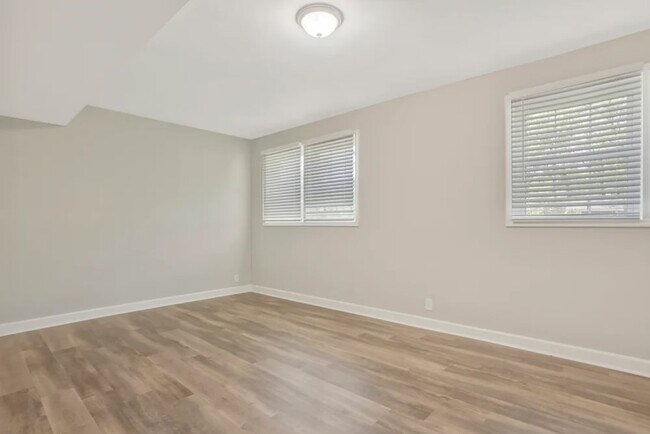Building Photo - 2585 Hatfield Cir SE