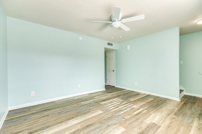 Building Photo - 711 7th St