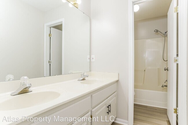 Building Photo - 3 br, 2.5 bath House - 11024 N Ditman Court
