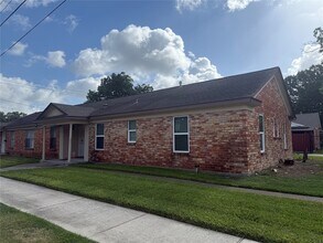 Building Photo - 6525 Renwick Dr