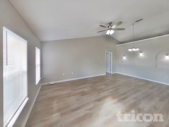 Foto del edificio - 5204 Juliet Ct