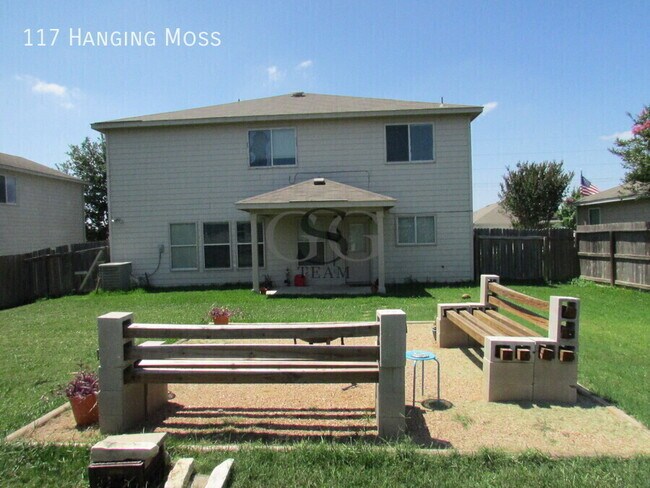 Foto del edificio - 117 Hanging Moss Dr