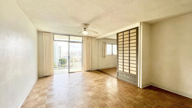 Building Photo - 2 BEDROOM UNIT WITH BALCONY AND BEAUTIFUL ...