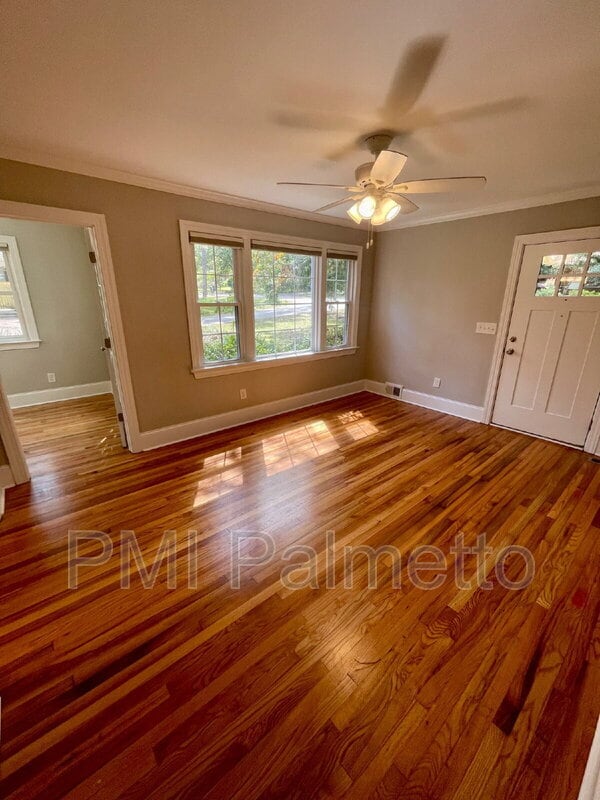 Building Photo - 746 Deerwood St