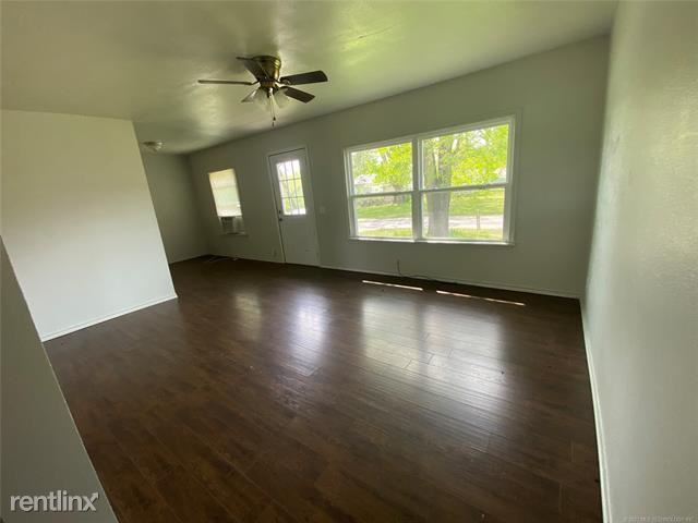 Building Photo - 3 br, 1 bath House - Remco 604 e 2nd