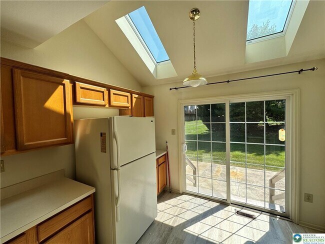 Foto del edificio - 4142 Huckleberry Dr