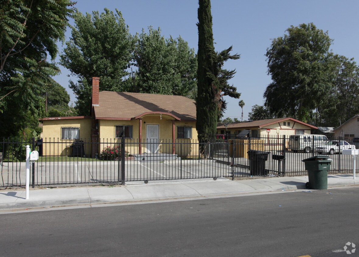 Primary Photo - Fort Manor