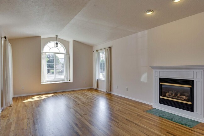 Foto del edificio - Application Pending - 3 Bedroom Home For R...