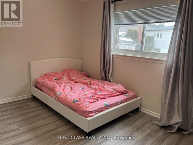 Building Photo - 14 Pringle Ave